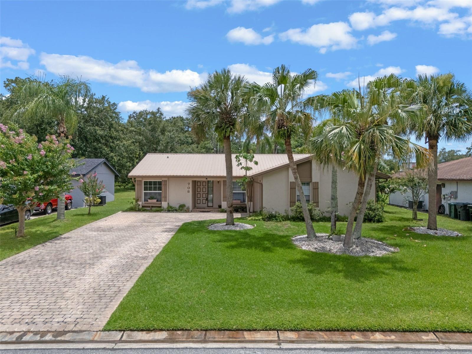 708 DUFFER LANE