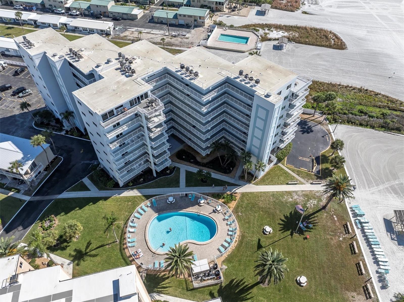 JAMAICA ROYALE TOWER II - Residential