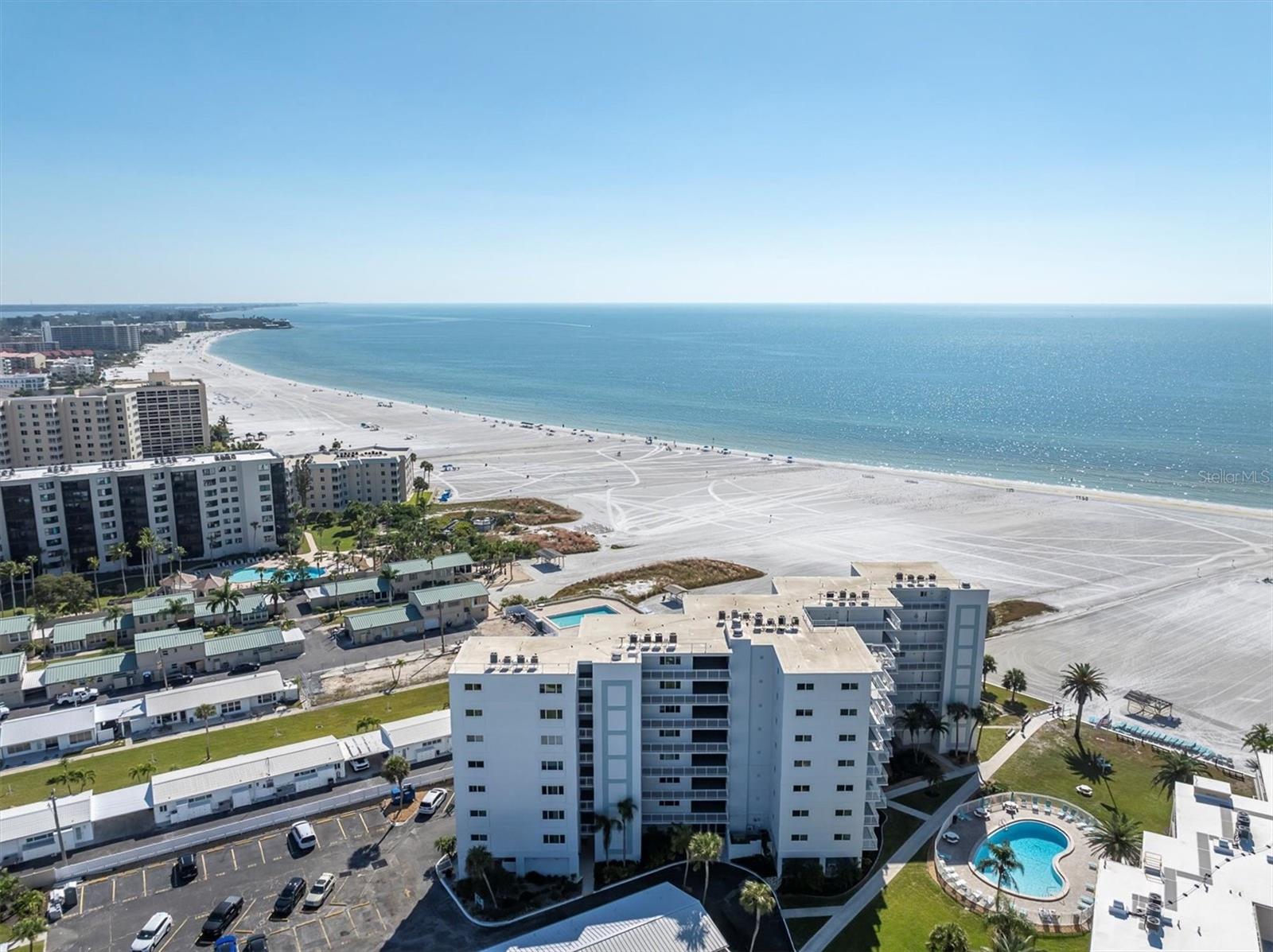 JAMAICA ROYALE TOWER II - Residential