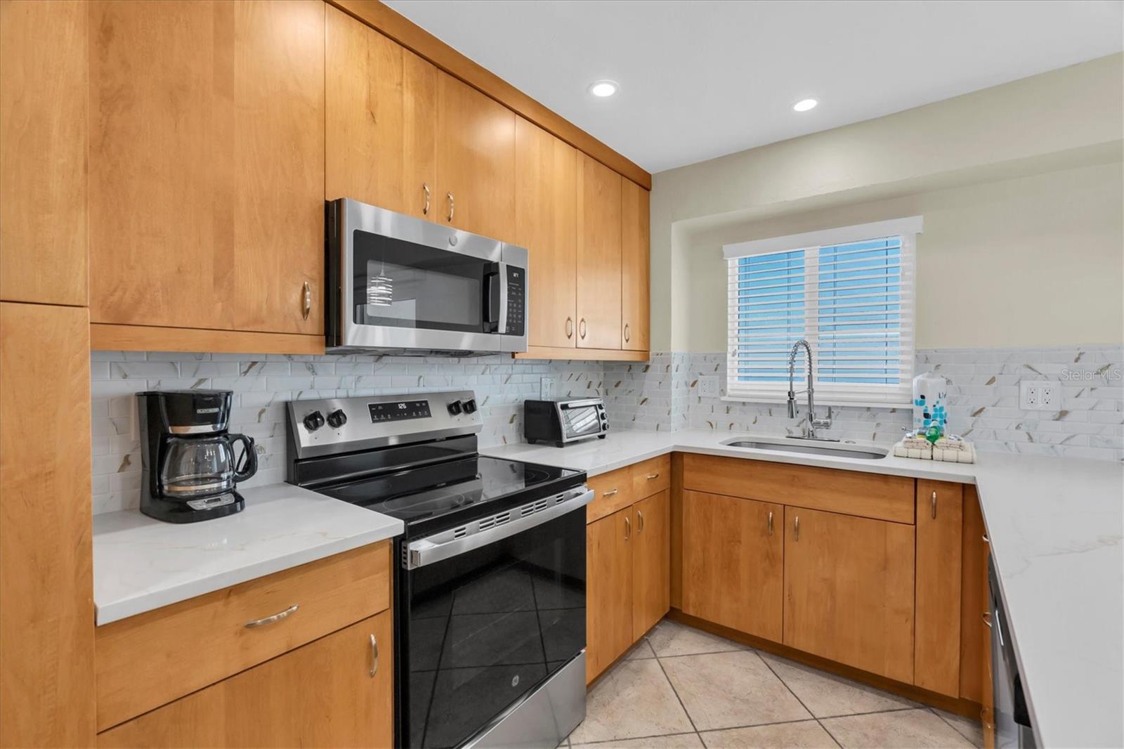 JAMAICA ROYALE TOWER II - Residential