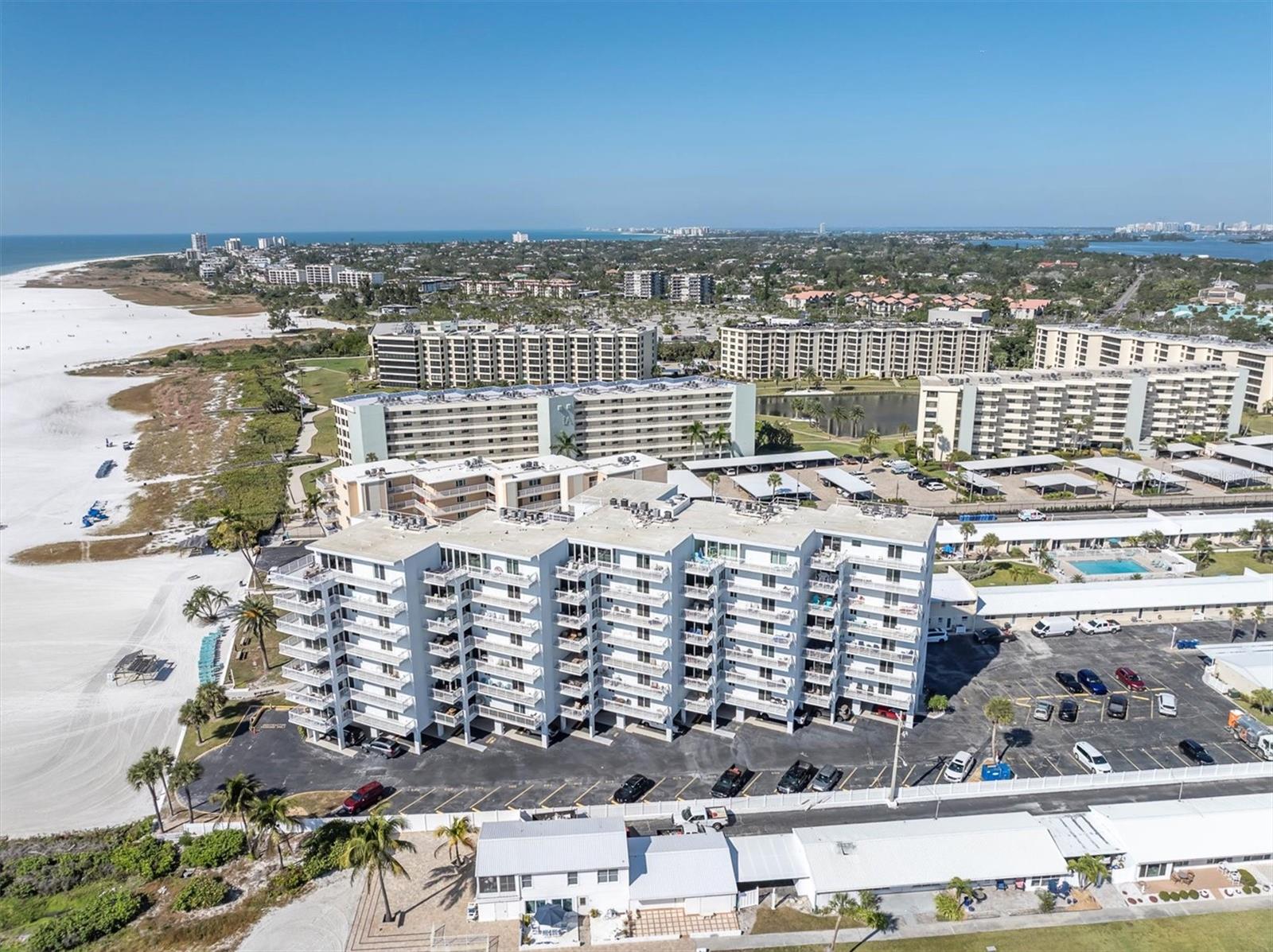 JAMAICA ROYALE TOWER II - Residential