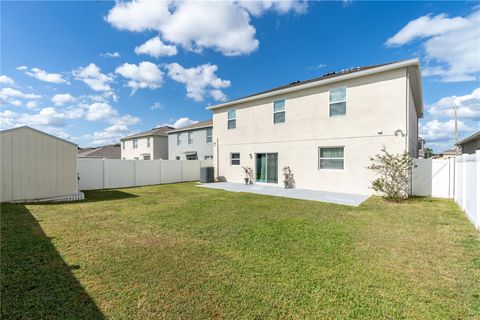 A home in AUBURNDALE