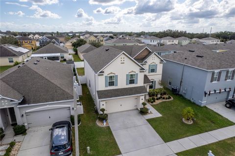 A home in AUBURNDALE