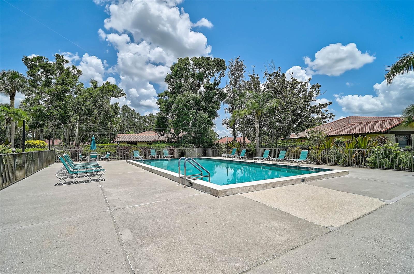 GOLF POINTE AT PALM-AIRE CC SEC III - Residential