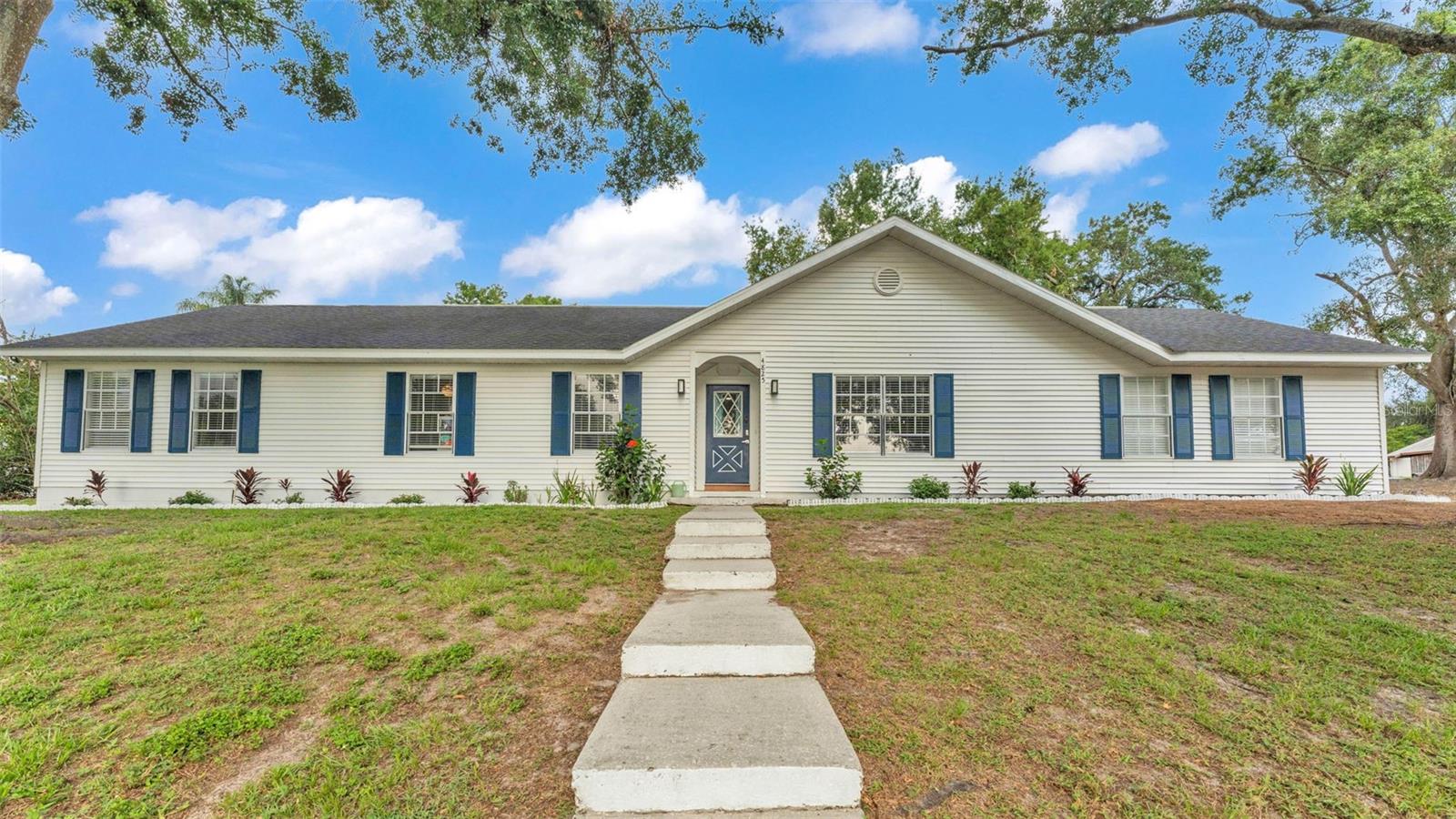 4825 FOXRUN