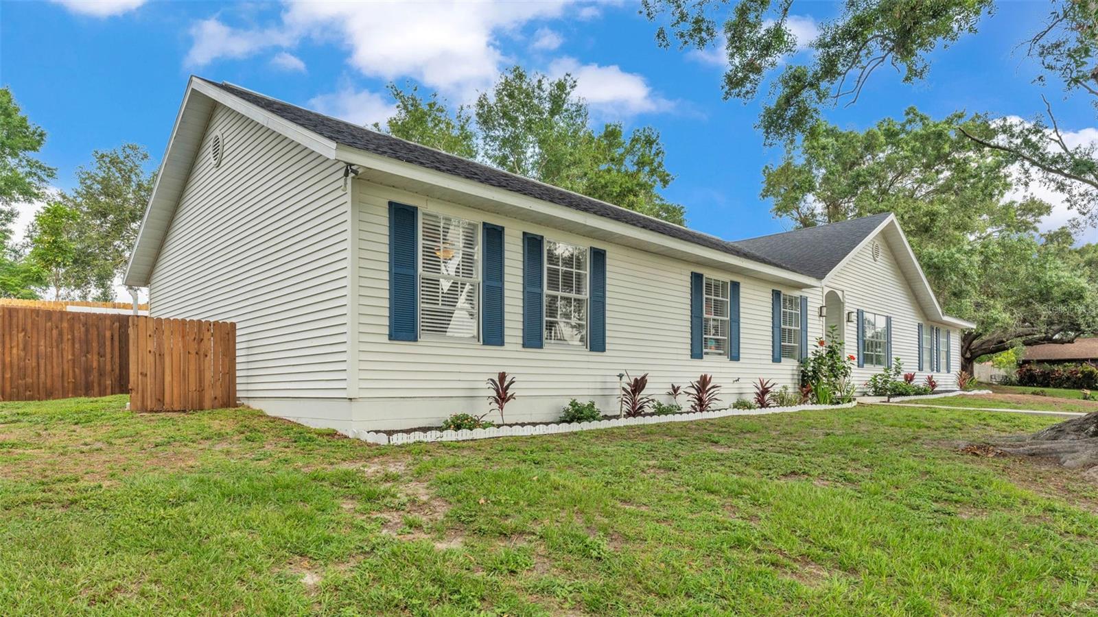 4825 FOXRUN