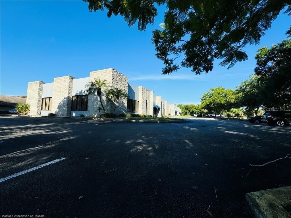 Photo of 346 E Royal Palm Street, Lake Placid, FL 33852 (MLS # L4947621)