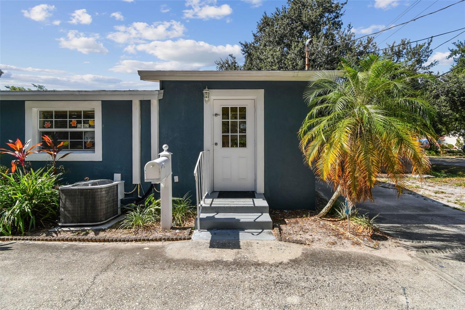 TEMPLE TERRACES - Commercial Sale