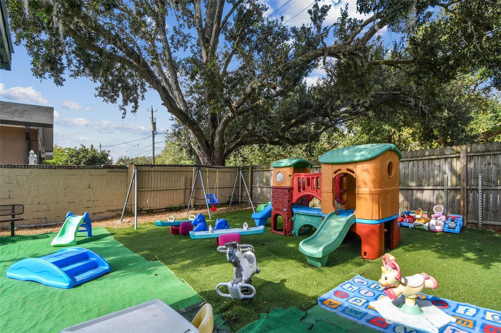 TEMPLE TERRACES - Commercial Sale