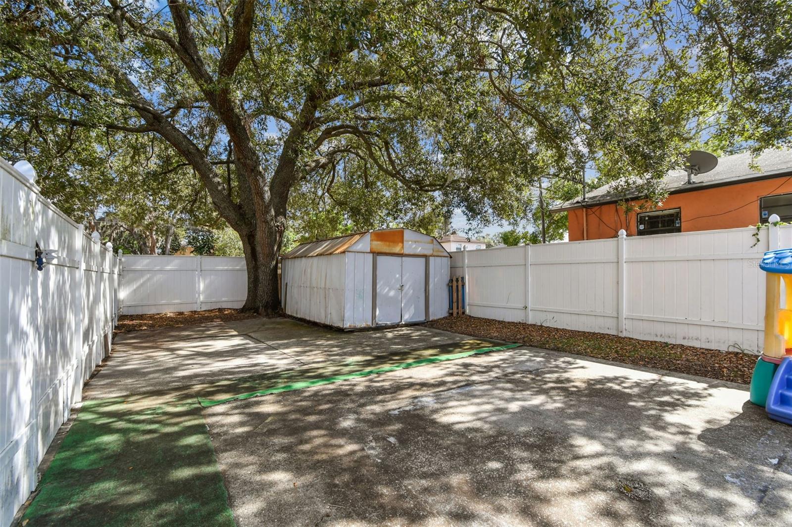 TEMPLE TERRACES - Commercial Sale