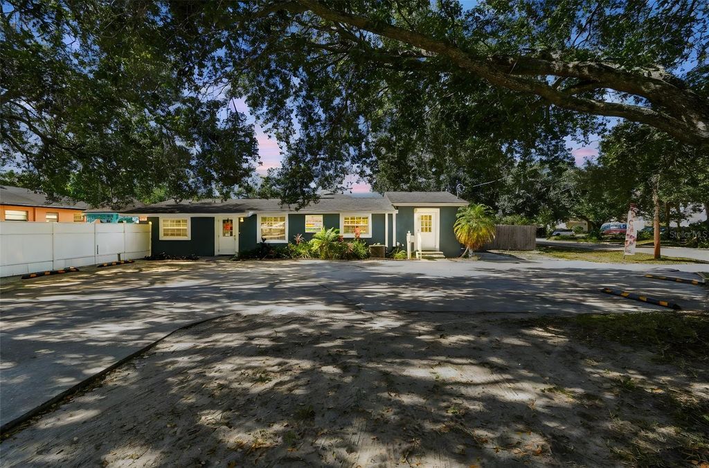 Photo of 9912 N Myrtle Street, Tampa, FL 33617 (MLS # TB8446567)