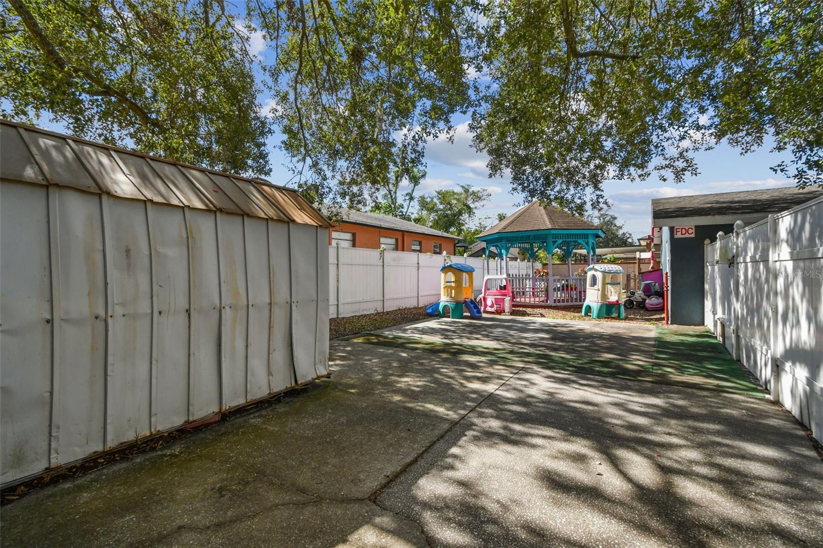 TEMPLE TERRACES - Commercial Sale