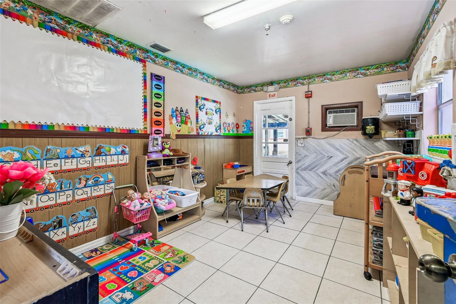 TEMPLE TERRACES - Commercial Sale