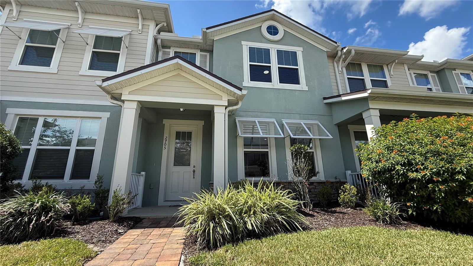 Beautiful 3BR/2.5BA townhouse in the sought-after guard-gated community of Tapestry in Kissimmee! Features include open living and dining areas, a modern kitchen with granite counters, 42” cabinets, stainless steel appliances, washer/dryer, and a 2-car garage. The spacious primary suite offers a sitting area, dual closets including huge walk-in closet, and relaxing retreat. The other two spacious bedrooms are also upstares. Community amenities include a resort-style pool, clubhouse, fitness center, BBQ pavilions, and scenic walking/biking trails. Conveniently located near The Loop, dining, Disney, the airport, and major highways. Schedule your showing today!