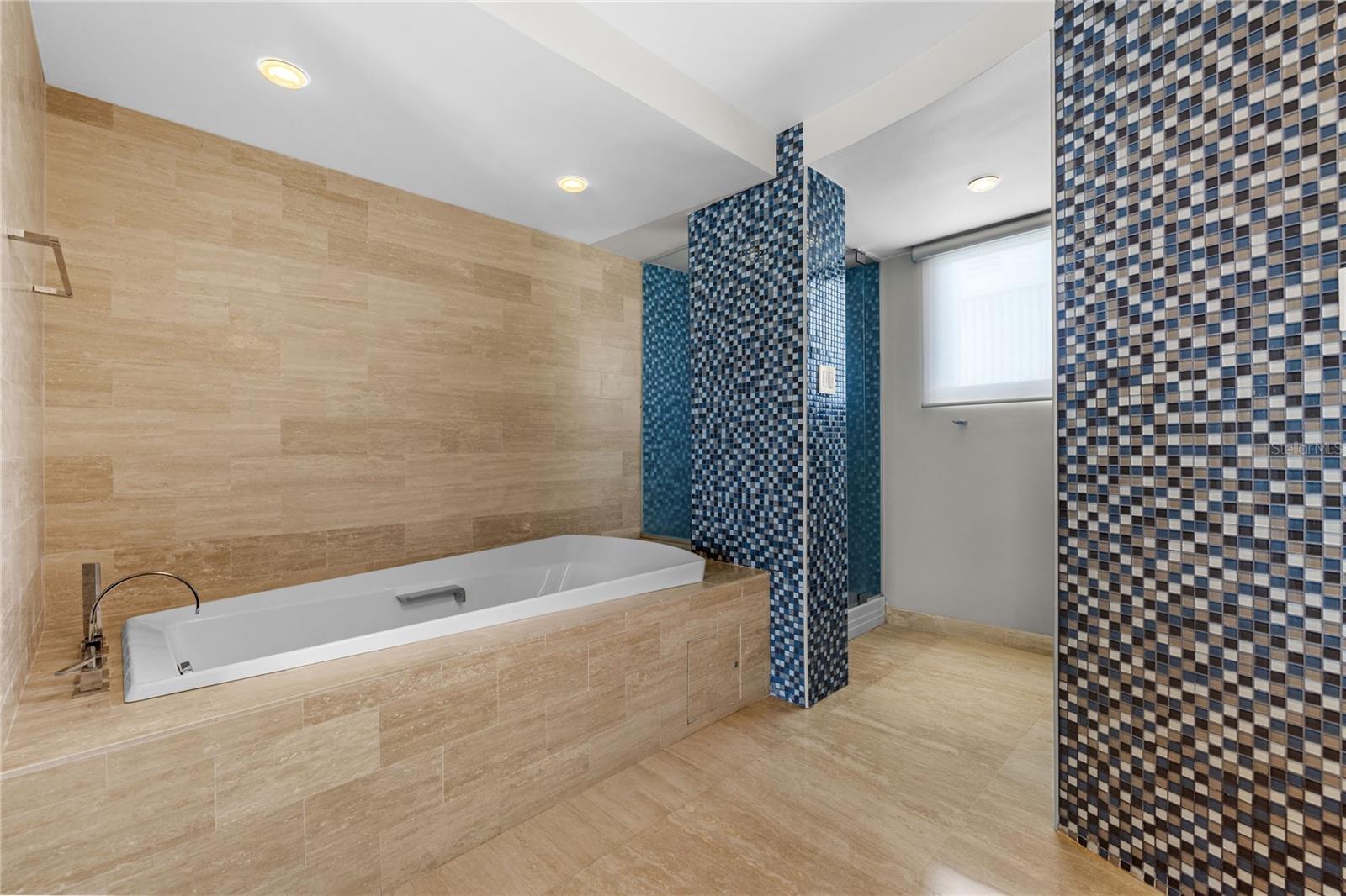 CONDOMINIO MIRSONIA - Residential