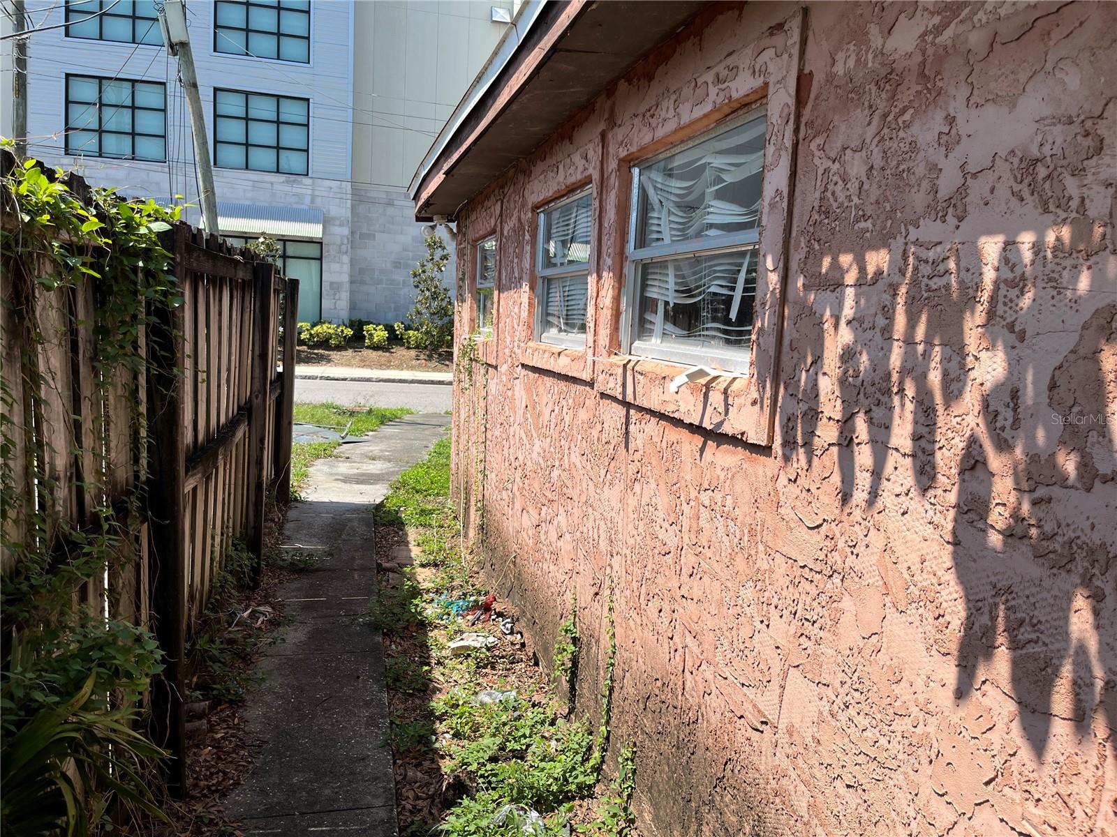 103 W HAMILTON AVENUE
