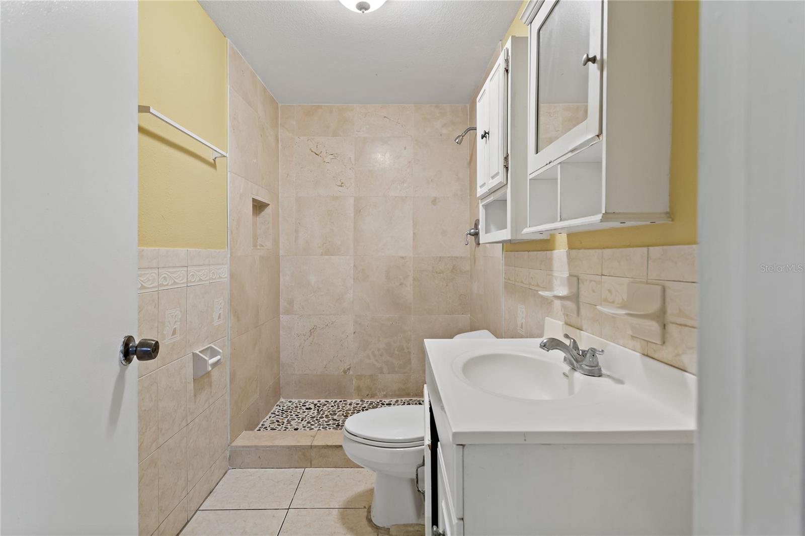 EAST TAMPA BLOCKS 1 TO 40 - Residential Lease