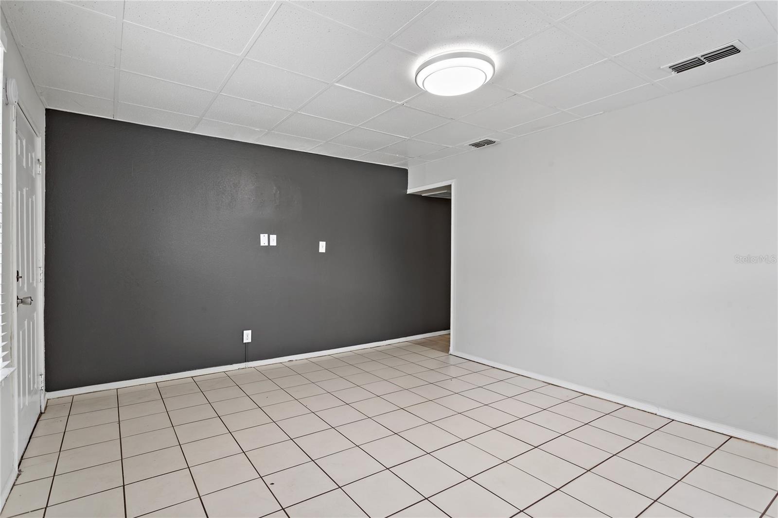 EAST TAMPA BLOCKS 1 TO 40 - Residential Lease