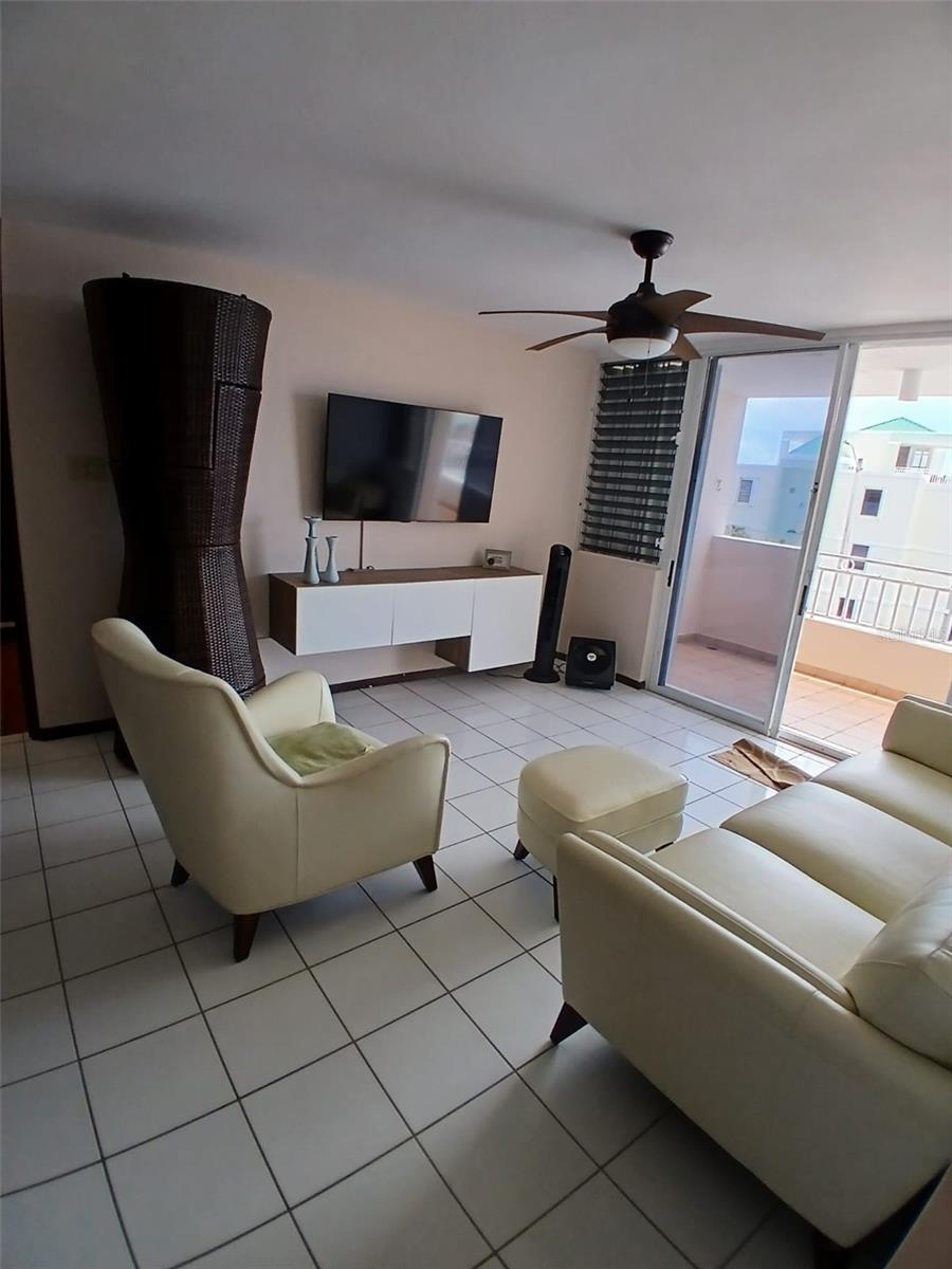 VISTA REAL CONDOMINIUM - Residential