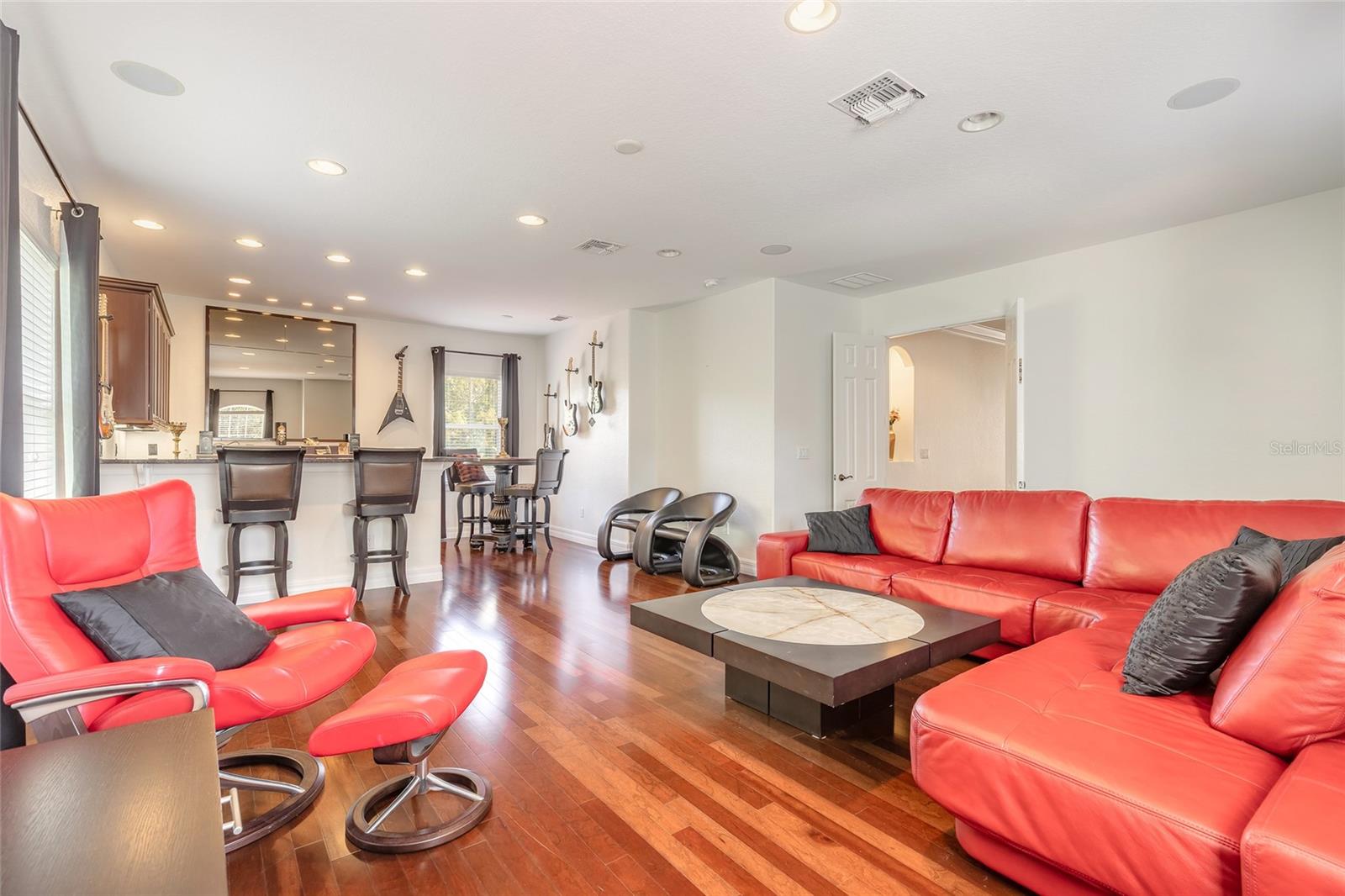 BRONSONS LNDGS F & M - Residential