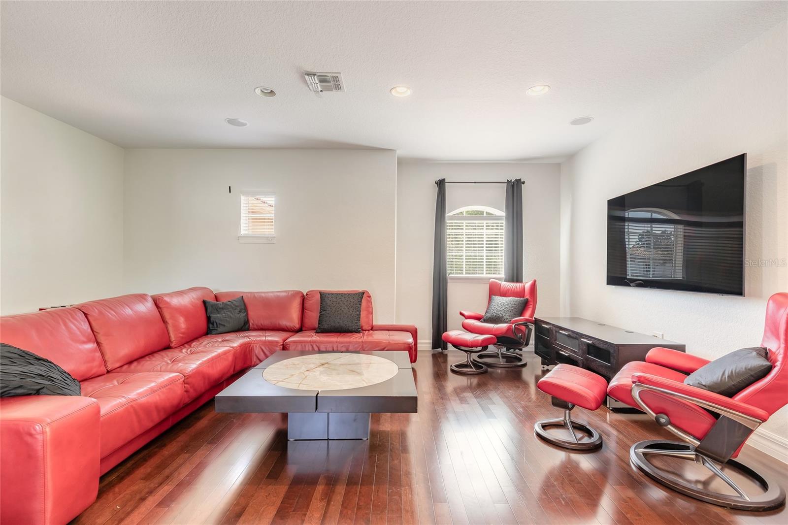 BRONSONS LNDGS F & M - Residential