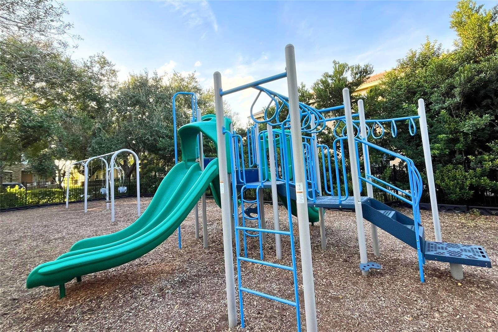 BRONSONS LNDGS F & M - Residential