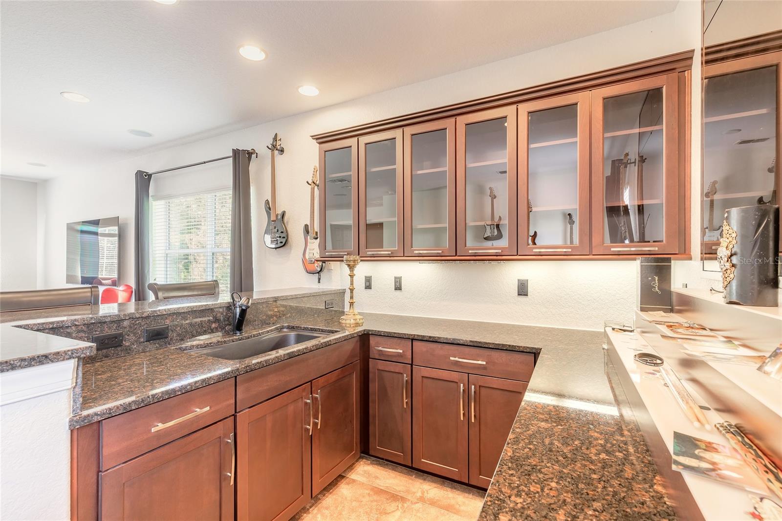 BRONSONS LNDGS F & M - Residential