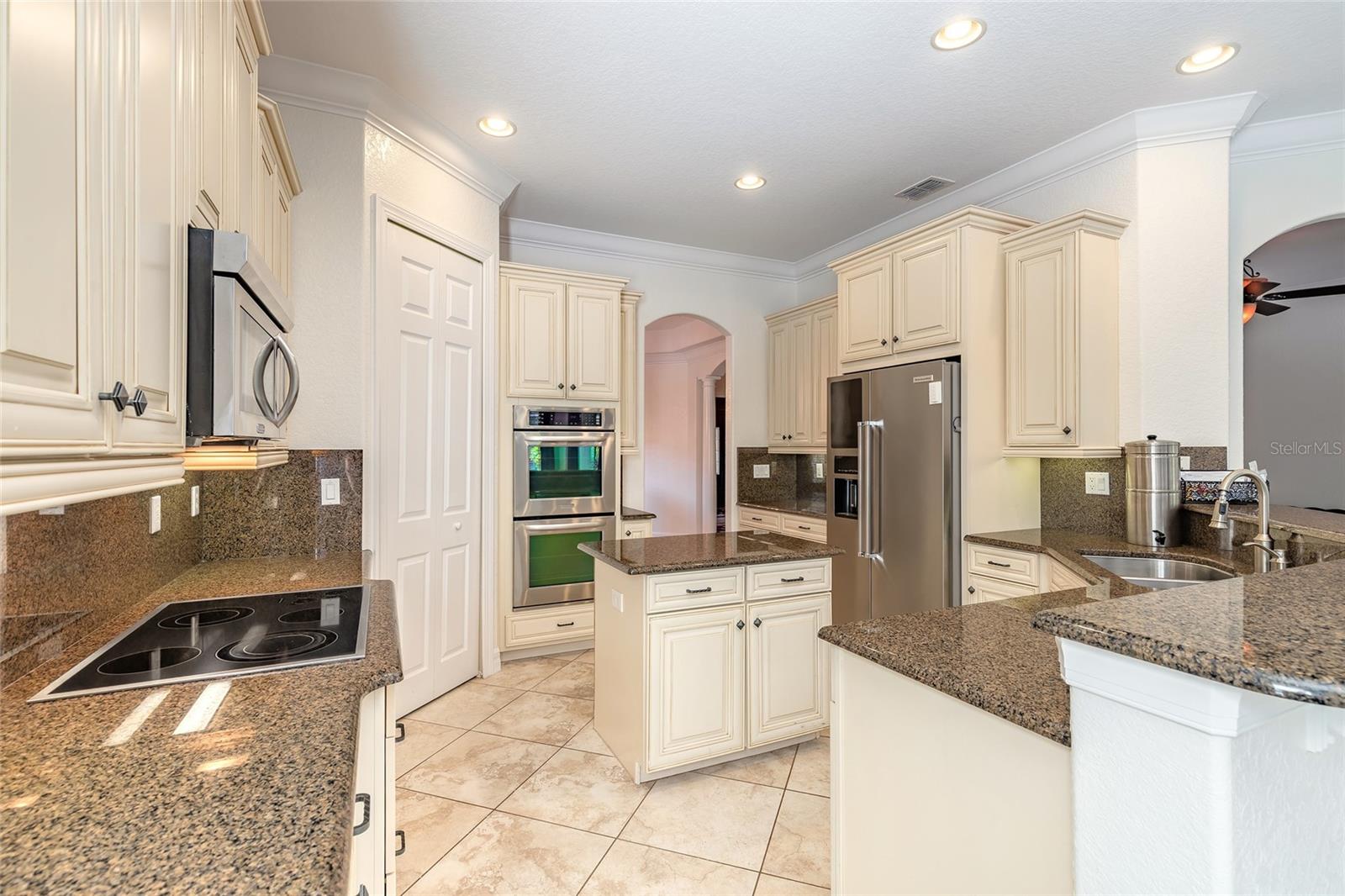 BRONSONS LNDGS F & M - Residential