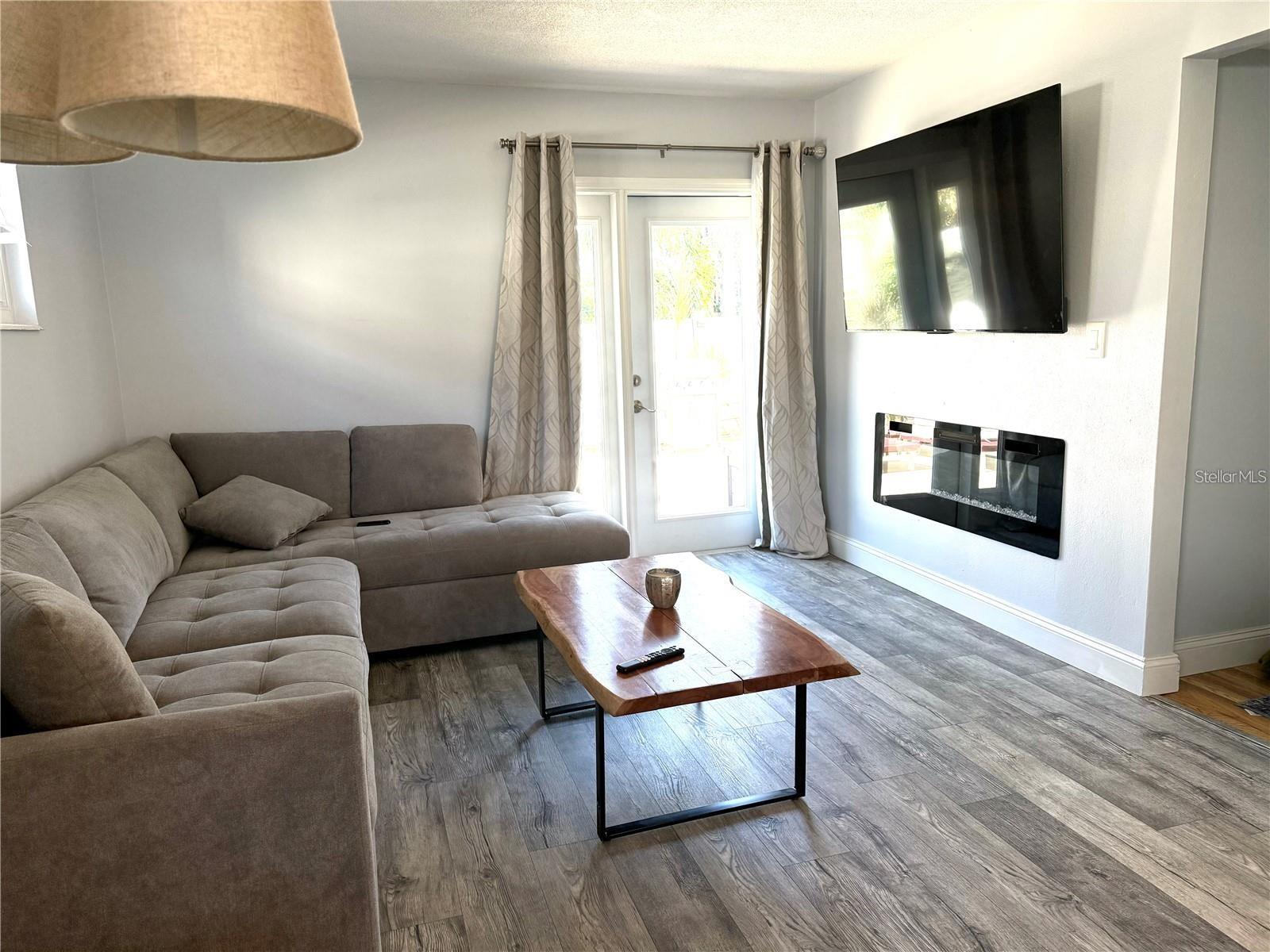 BOCA CIEGA RIDGE 3RD ADD - Residential Lease