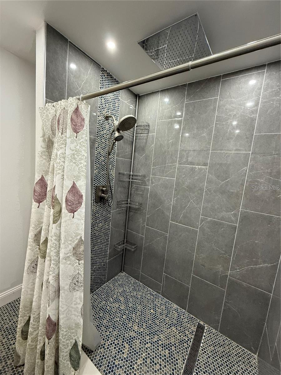 BOCA CIEGA RIDGE 3RD ADD - Residential Lease