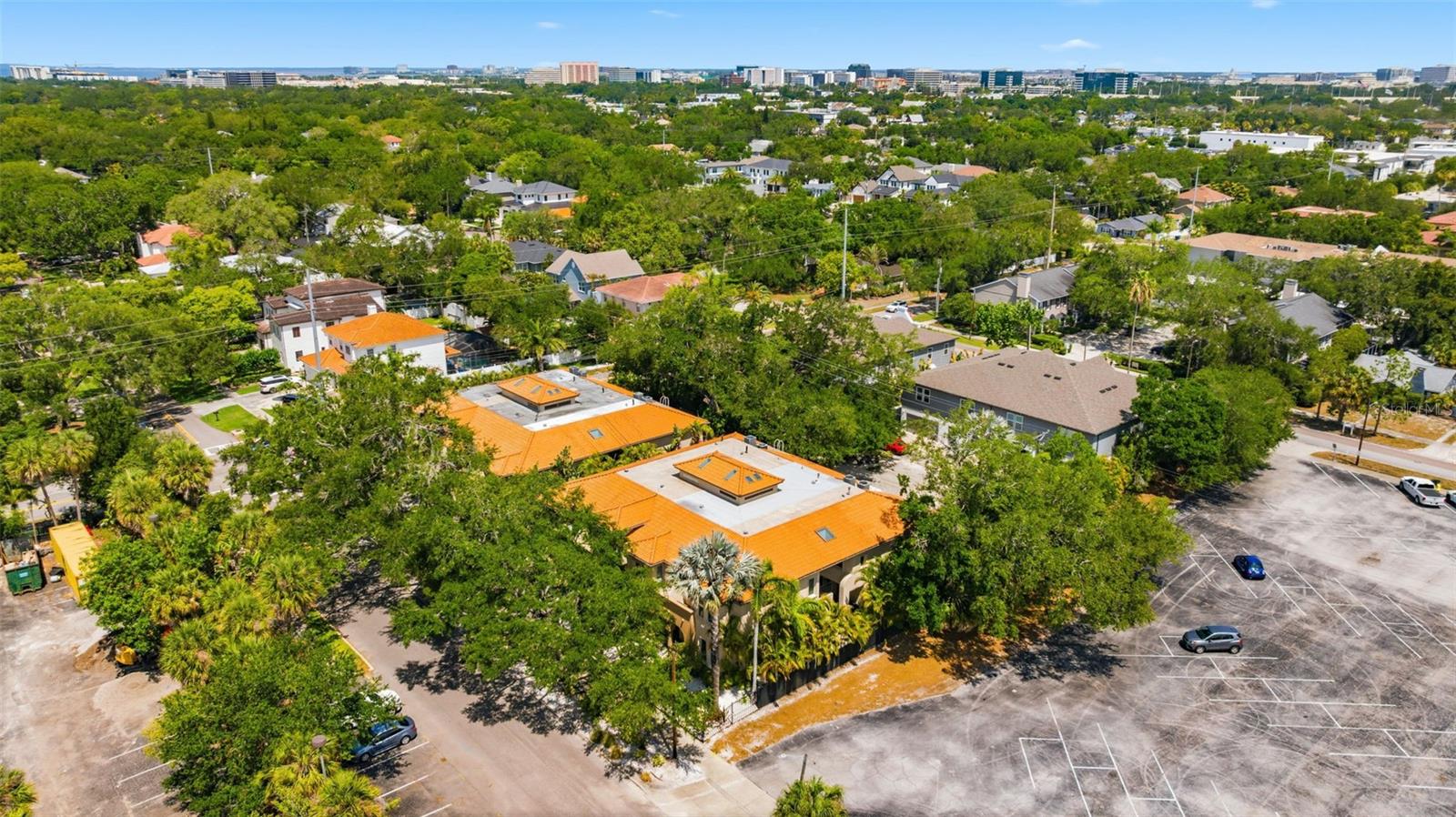 BELLAVILLA LUXURY TWNHMS - Residential