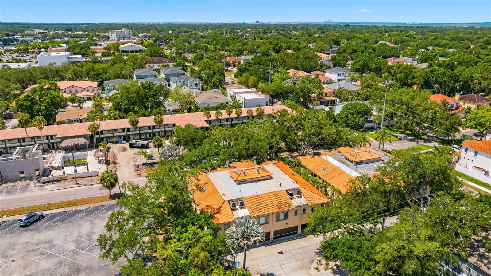 BELLAVILLA LUXURY TWNHMS - Residential