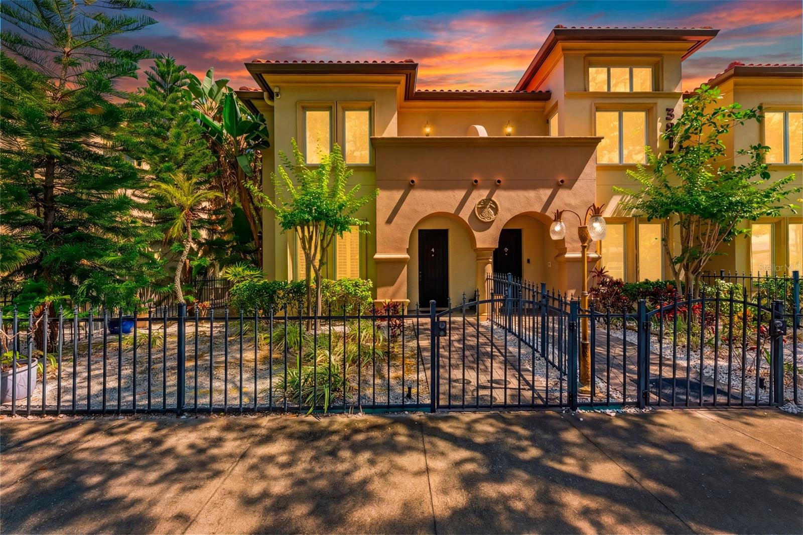 BELLAVILLA LUXURY TWNHMS - Residential