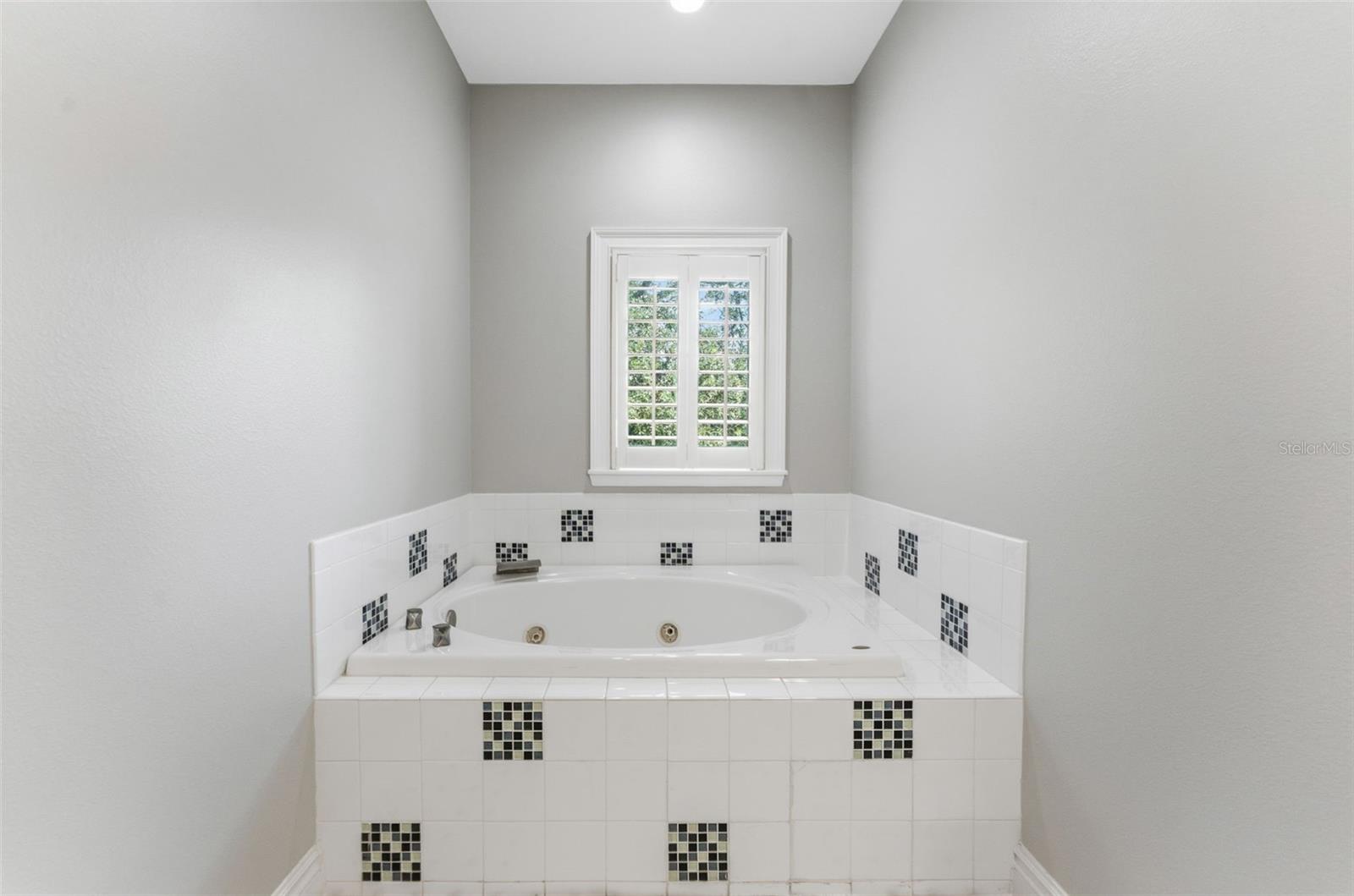 BELLAVILLA LUXURY TWNHMS - Residential