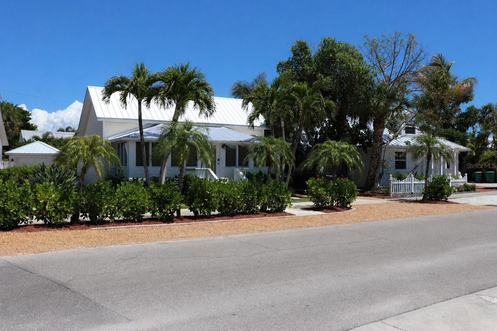 Photo of 340 Palm Avenue, Boca Grande, FL 33921 (MLS # TB8502017)