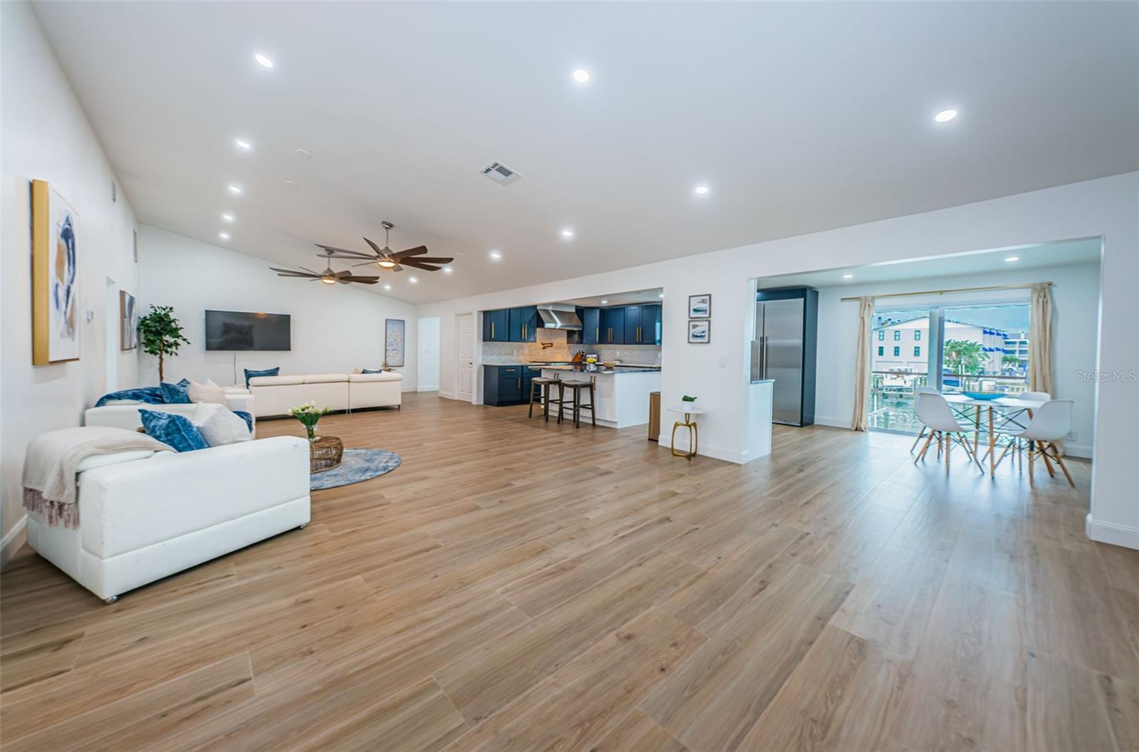 TIERRA VERDE - Residential