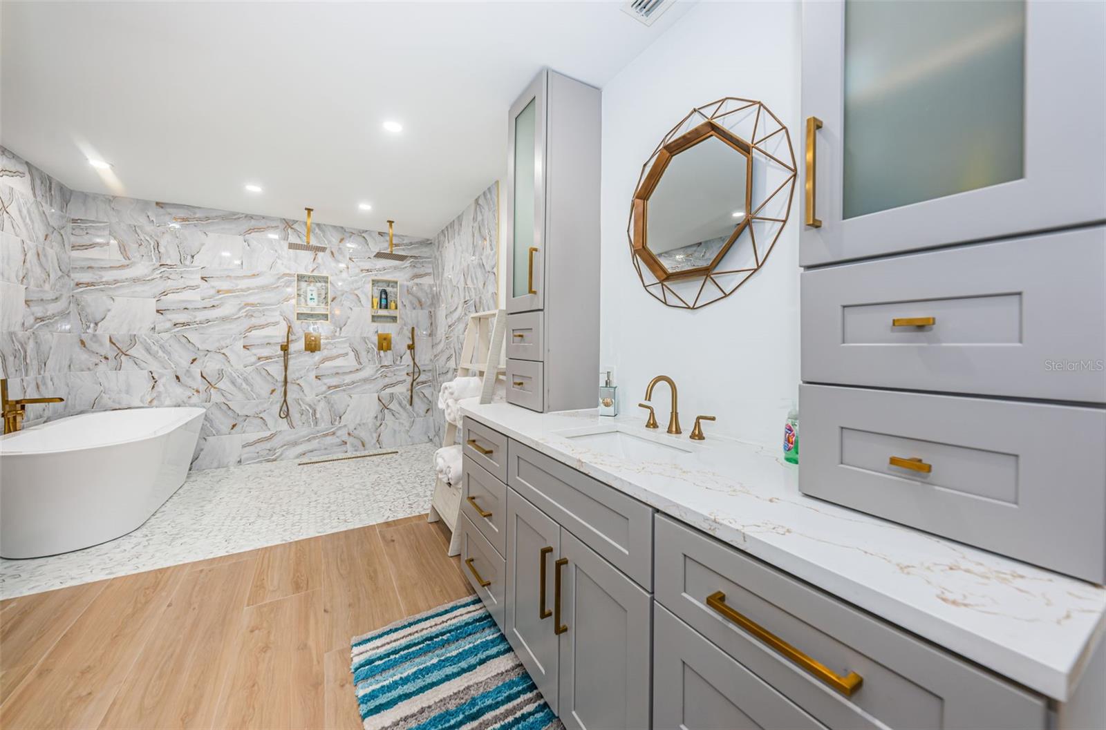 TIERRA VERDE - Residential