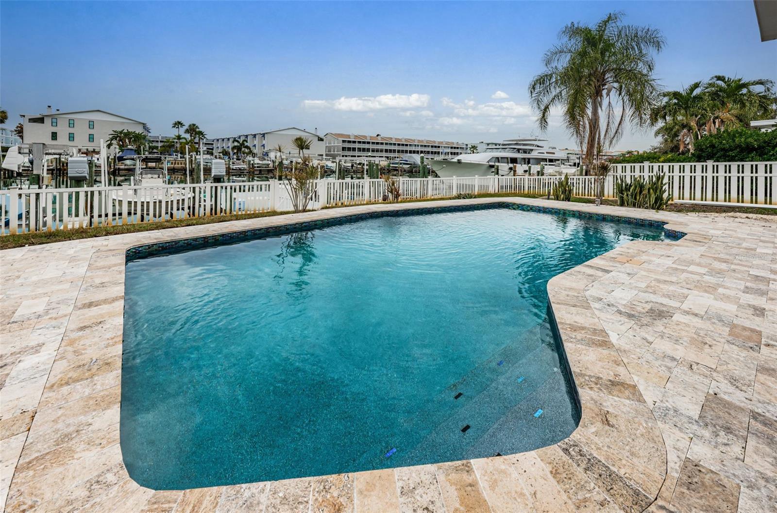 TIERRA VERDE - Residential