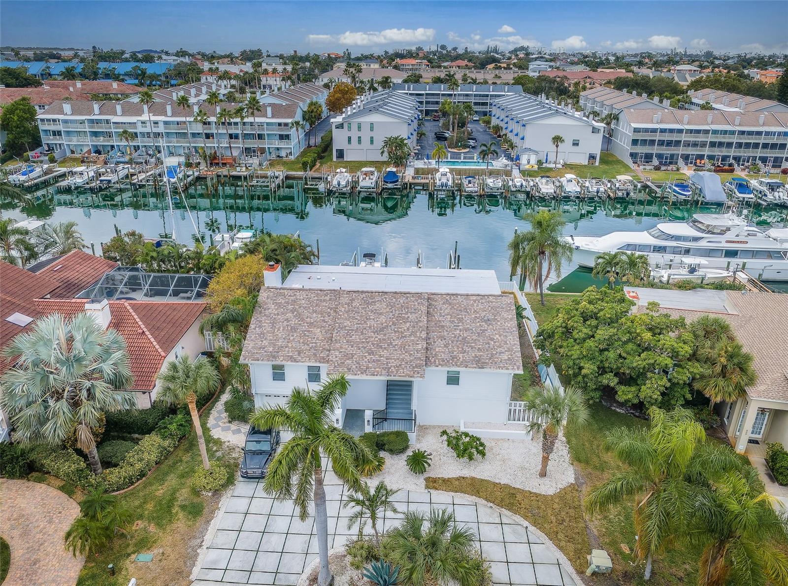 TIERRA VERDE - Residential