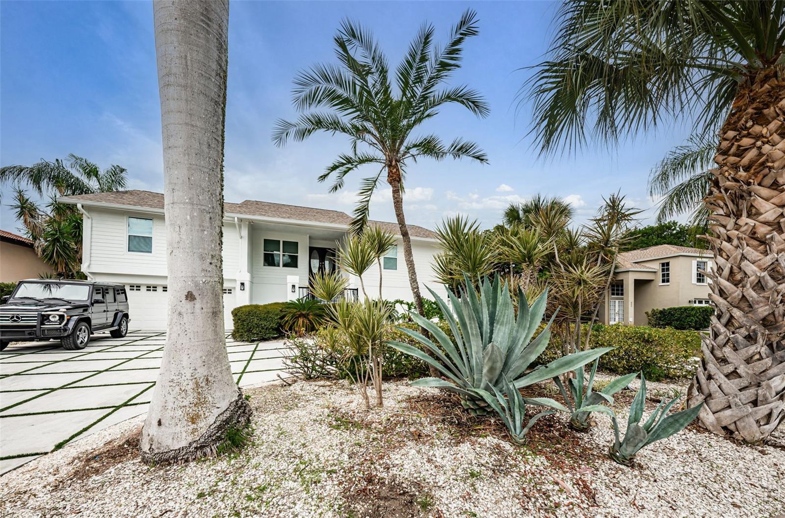 TIERRA VERDE - Residential