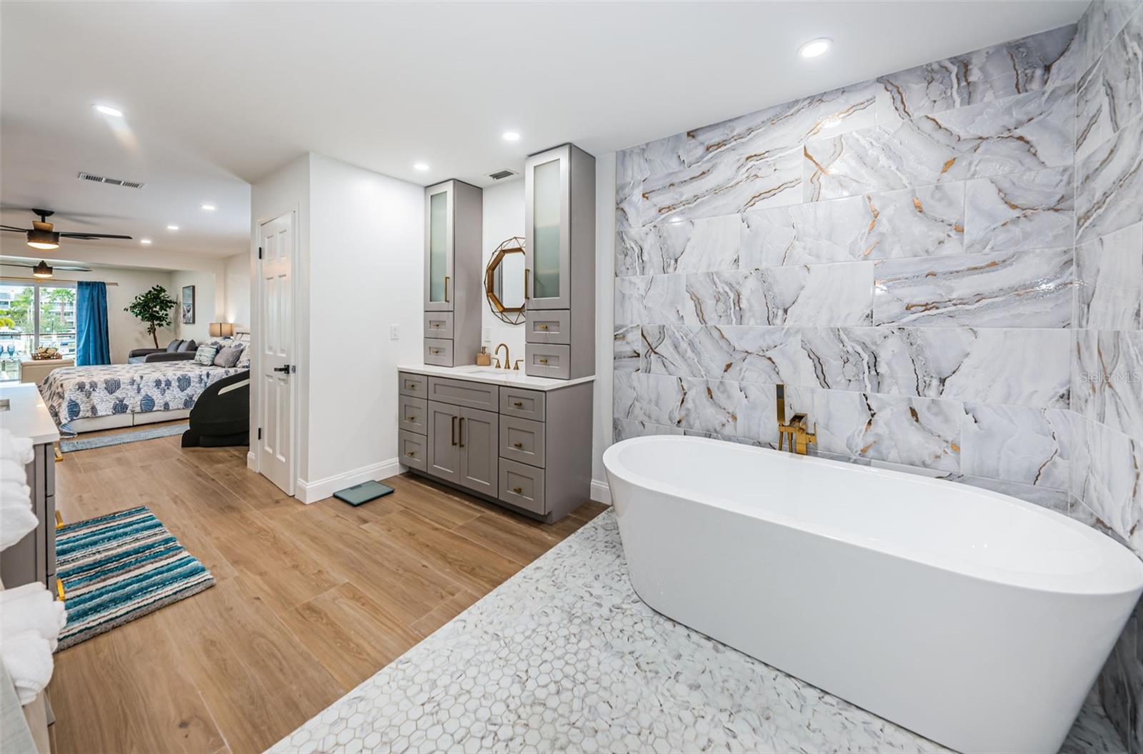 TIERRA VERDE - Residential