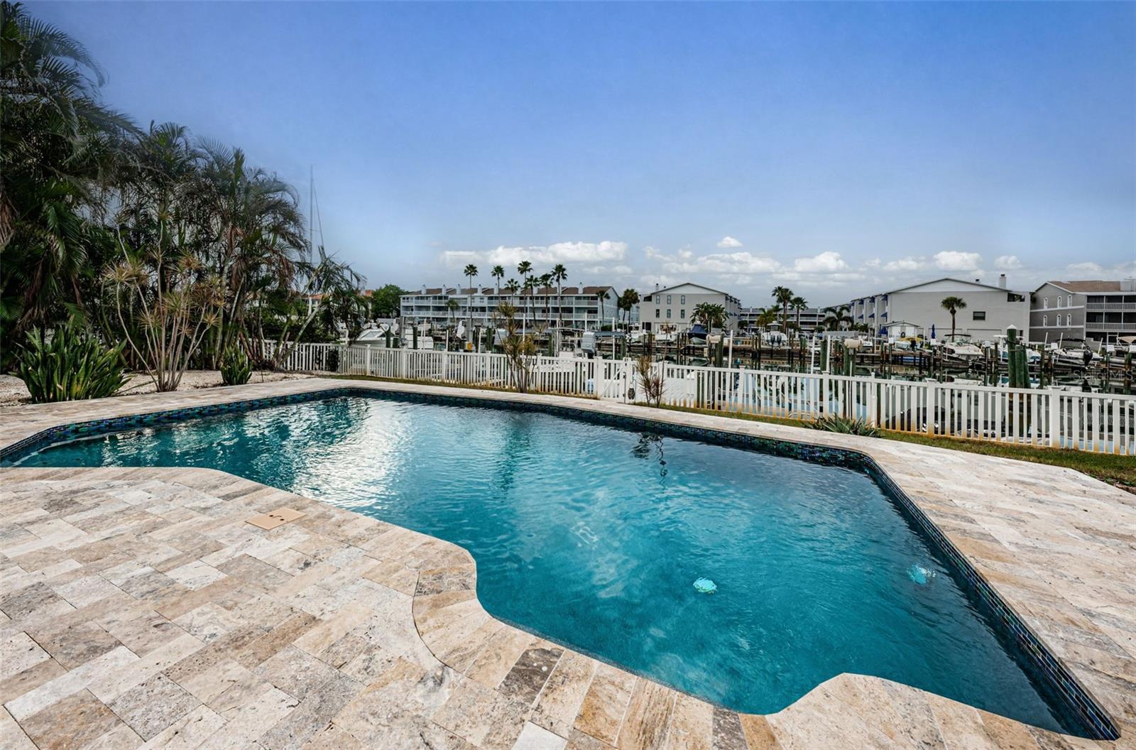 TIERRA VERDE - Residential