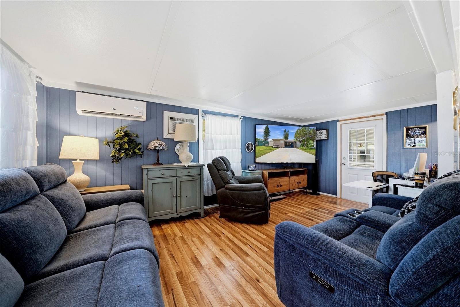 6439 TOWER DRIVE