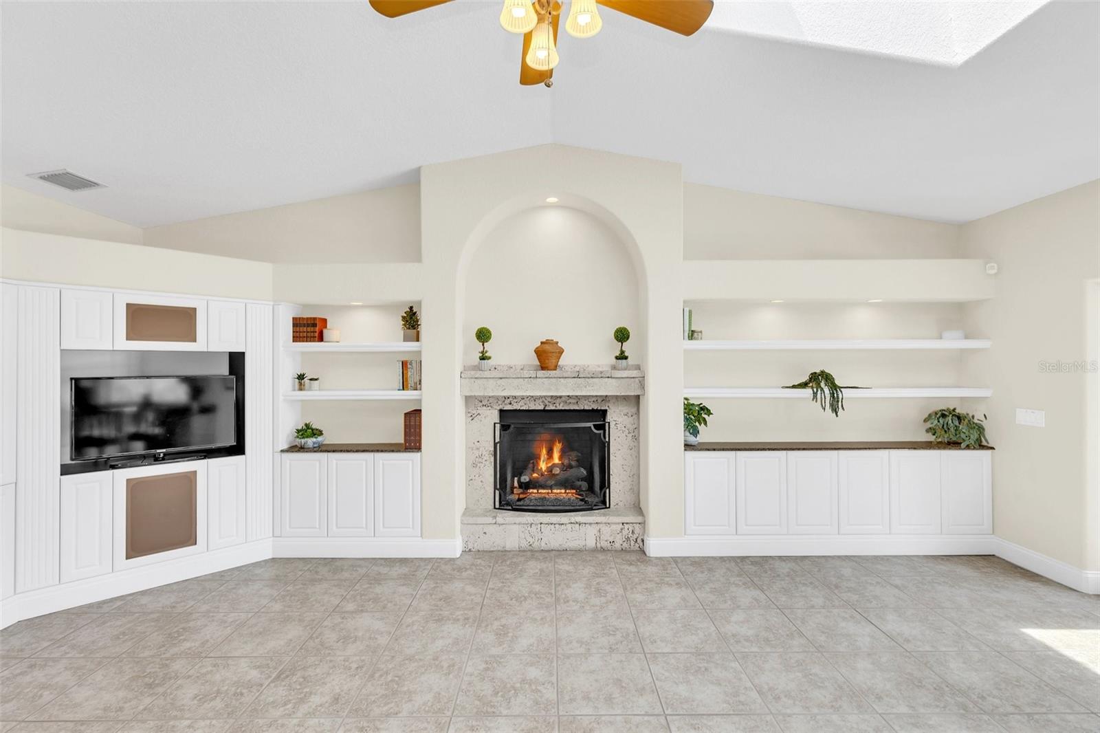 MAITLAND ISLE - Residential