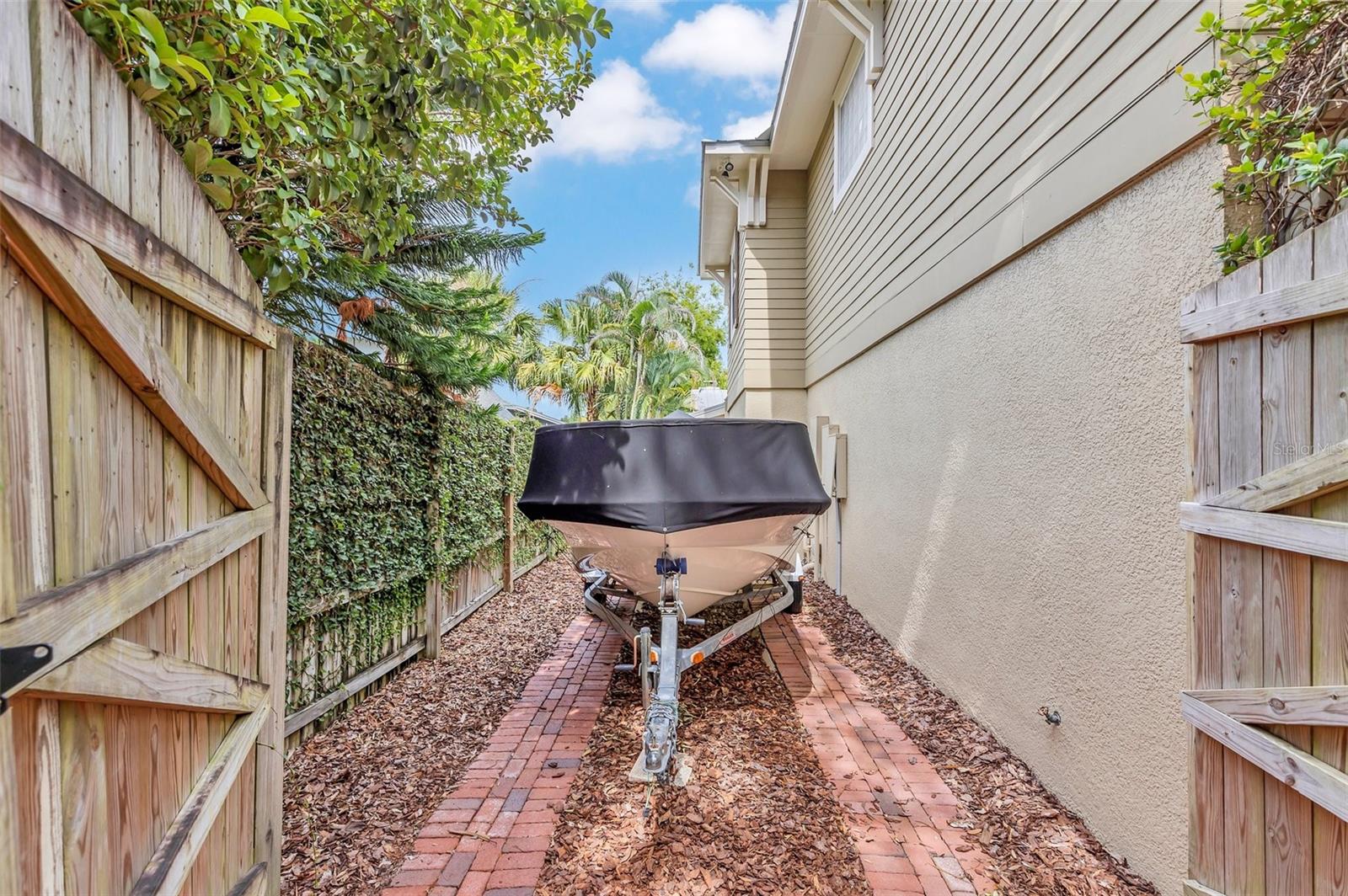 MAITLAND ISLE - Residential