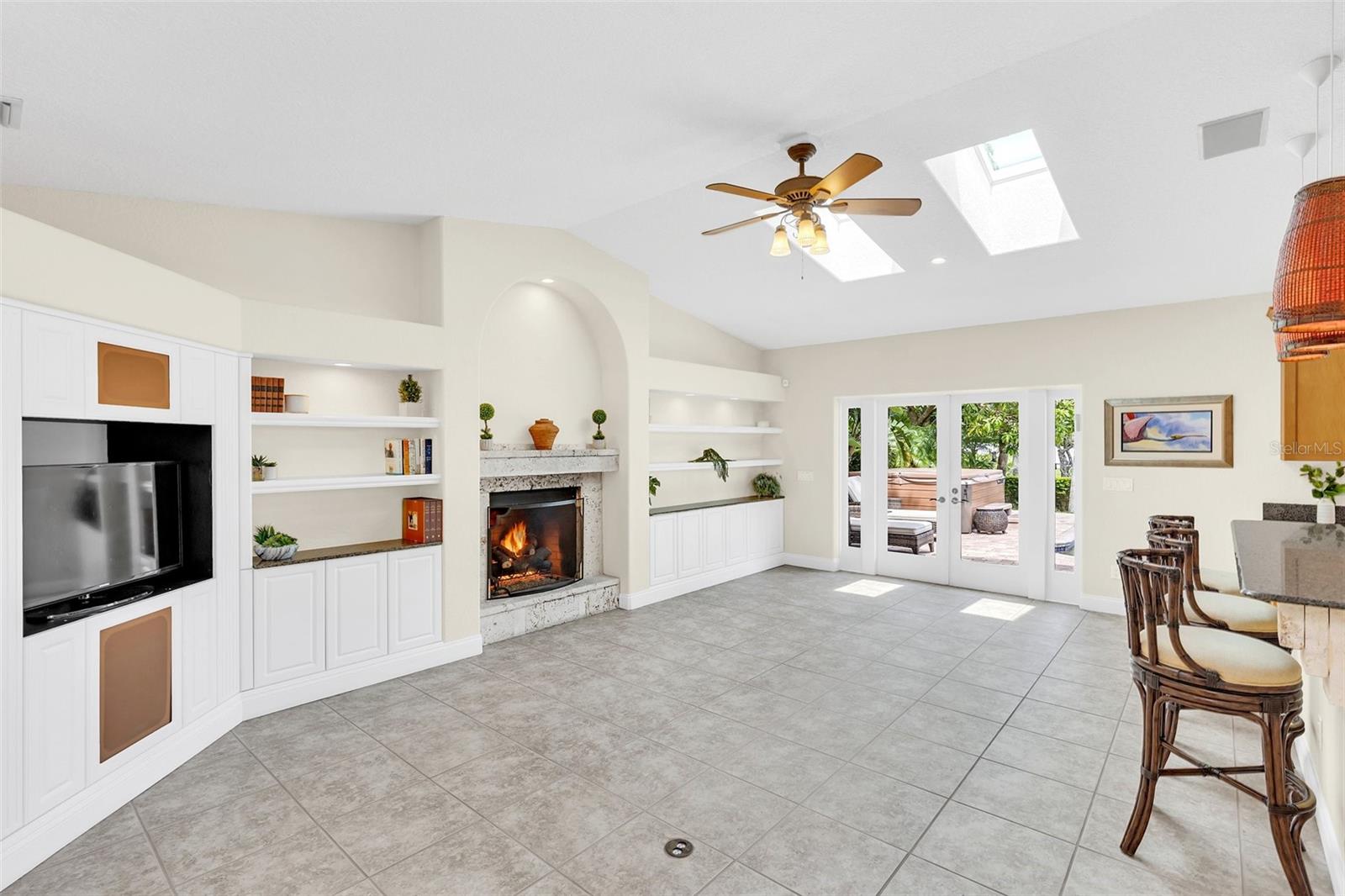 MAITLAND ISLE - Residential