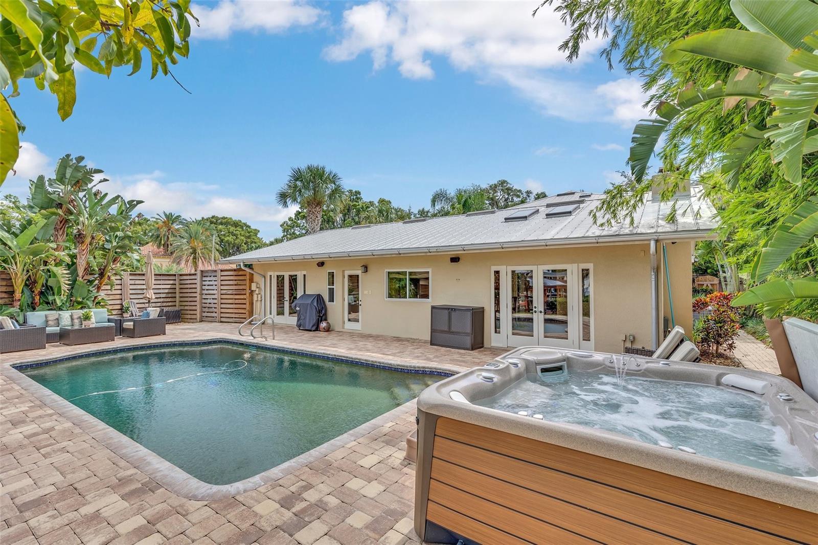 MAITLAND ISLE - Residential