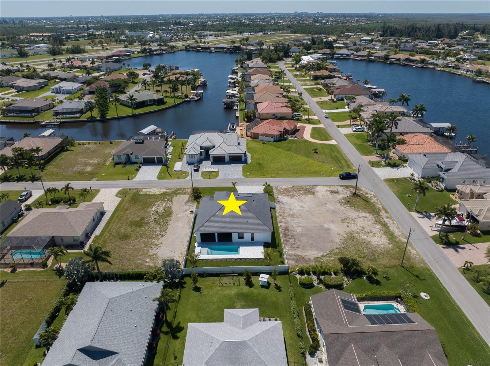CAPE CORAL - Residential