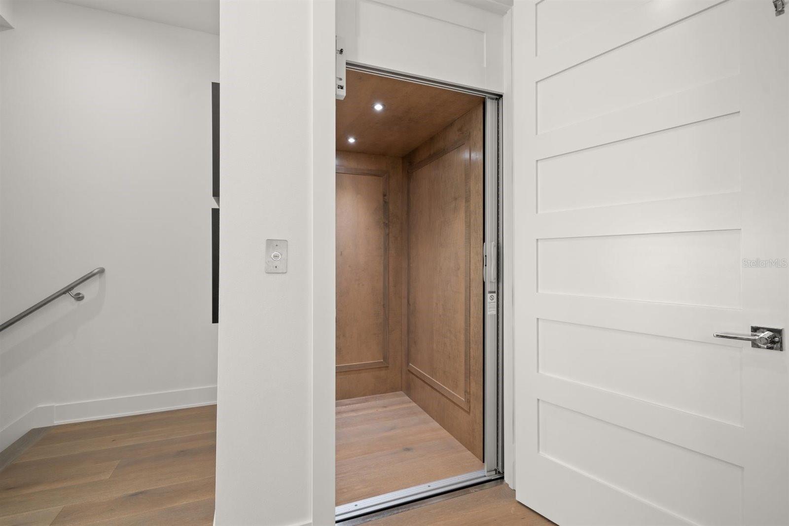 2205 GULF BOULEVARD A CONDOMINIUM - Residential