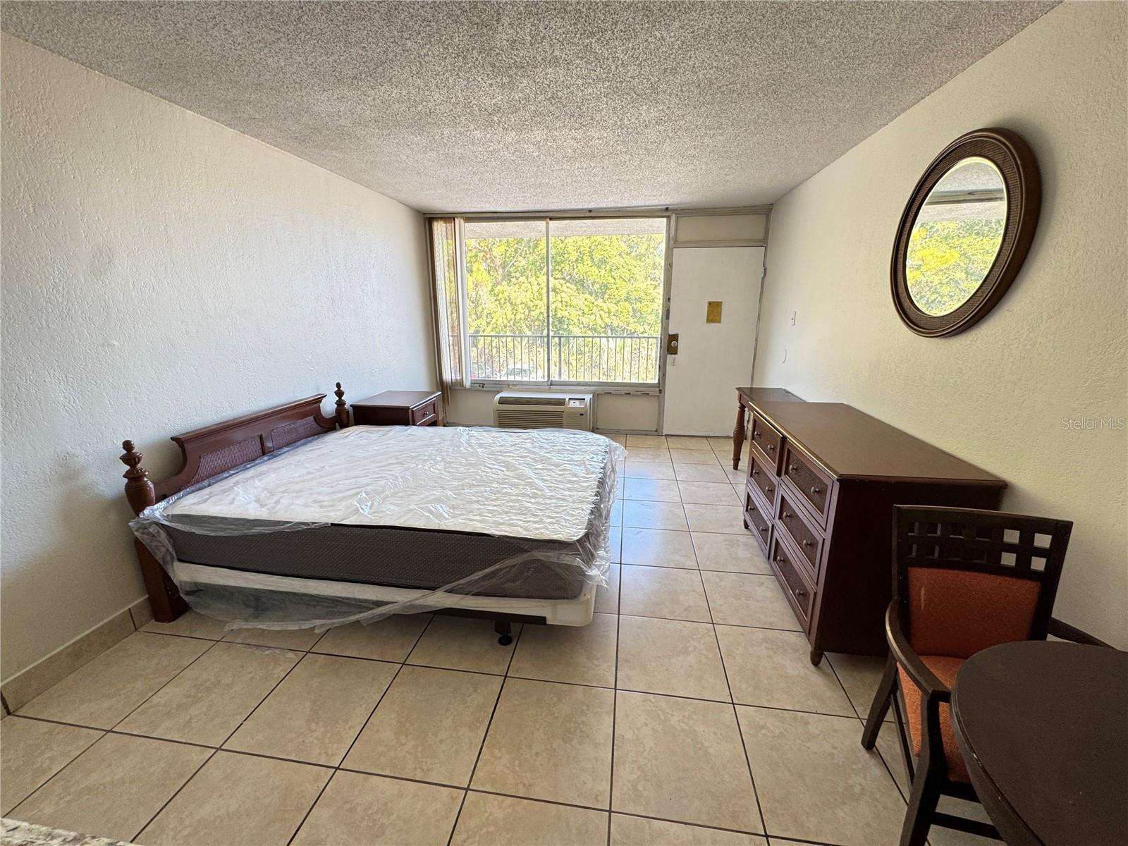 SANDLAKE COURTYARDS CONDO 5901/3515 - Residential Lease